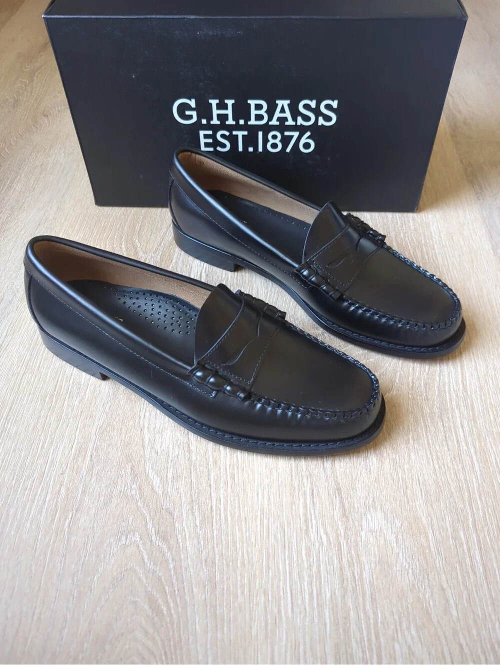 GH Bass Weejuns Larson Black Polished Leather Penny Loafers Mens 9.5 New